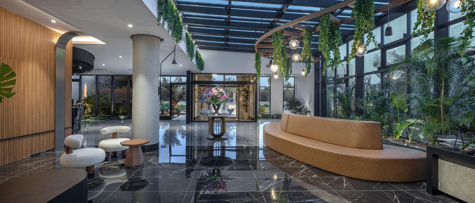 Berry Blue Hotels Side Exterior foto